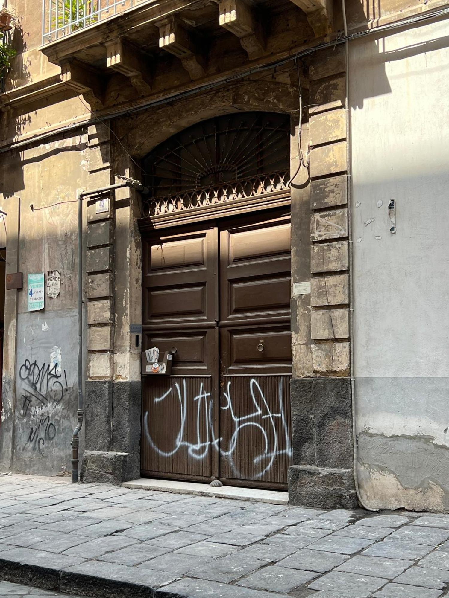 G House Apartment Catania Bagian luar foto